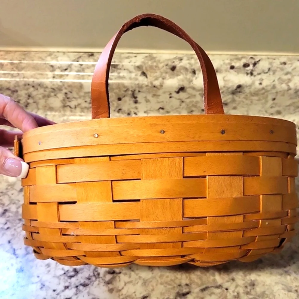 Longaberger Round Woven Basket With Leather Handkes